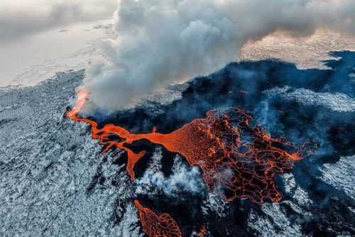火山学家说冰岛火山或在未来几天内喷发